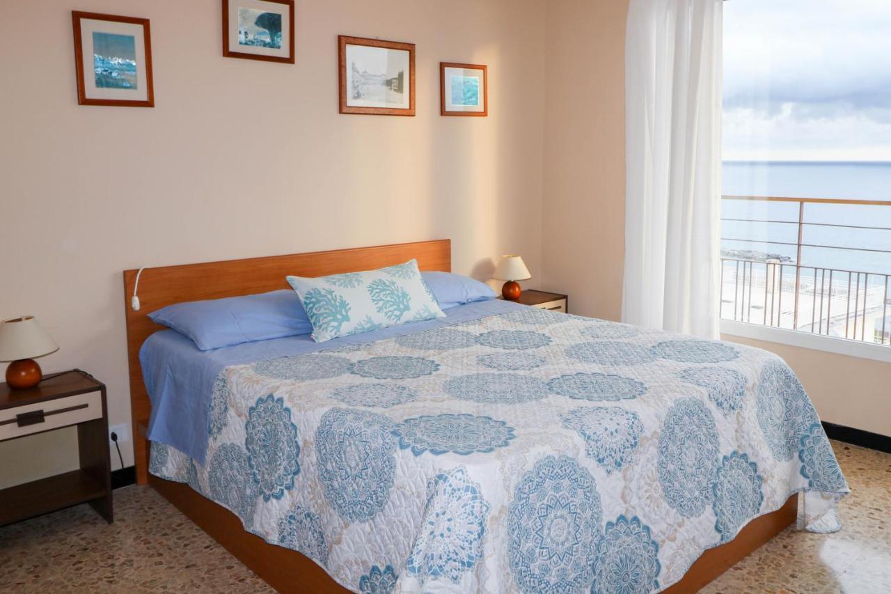 Appartamento H11 Arma Vista Mare Panoramica Arma di Taggia Esterno foto